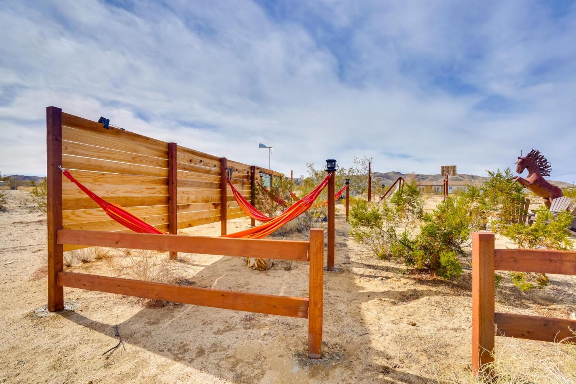 Desert Escape - Hot Tub, Fire Pit And Grill Landers Esterno foto
