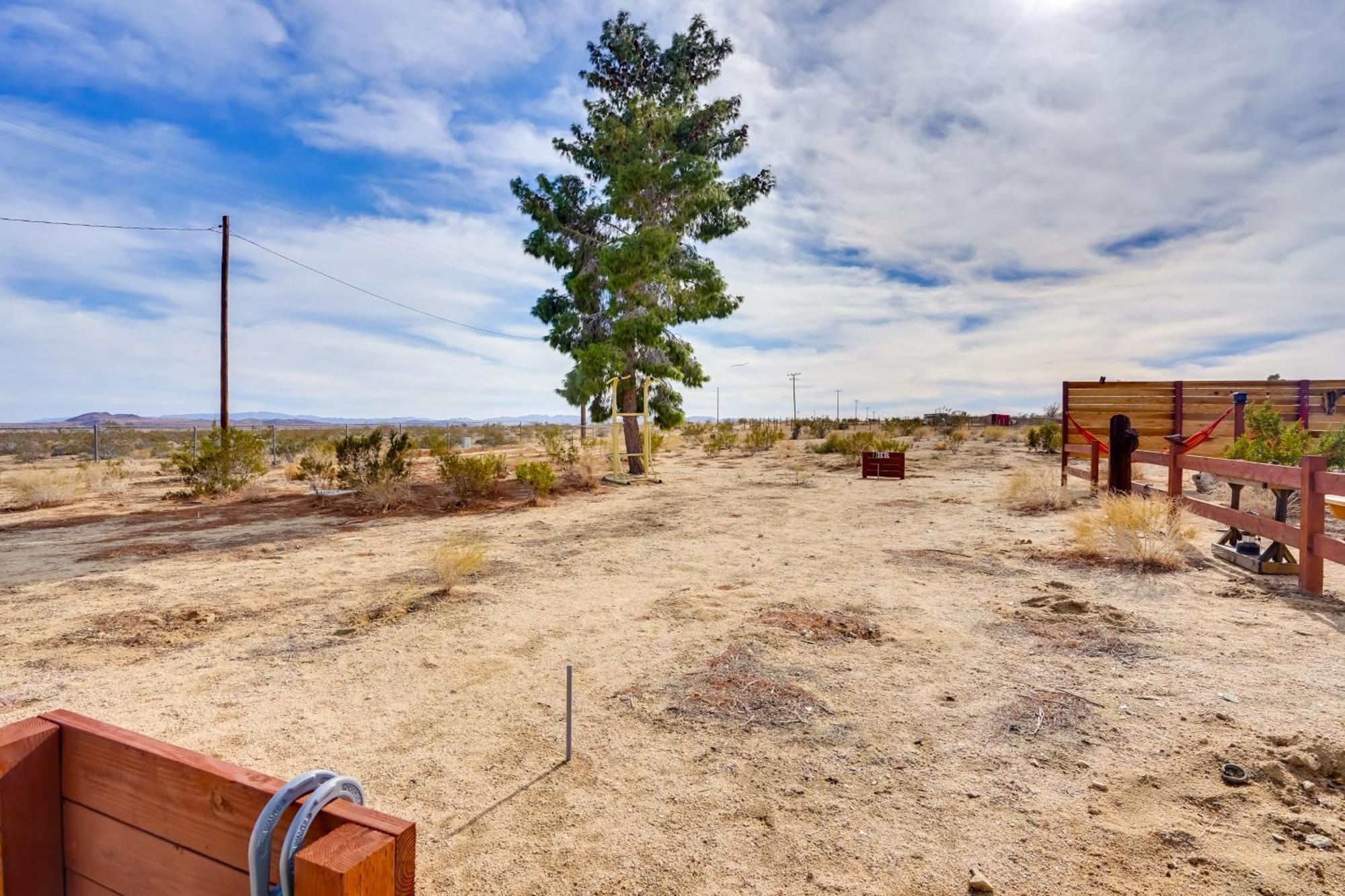 Desert Escape - Hot Tub, Fire Pit And Grill Landers Esterno foto